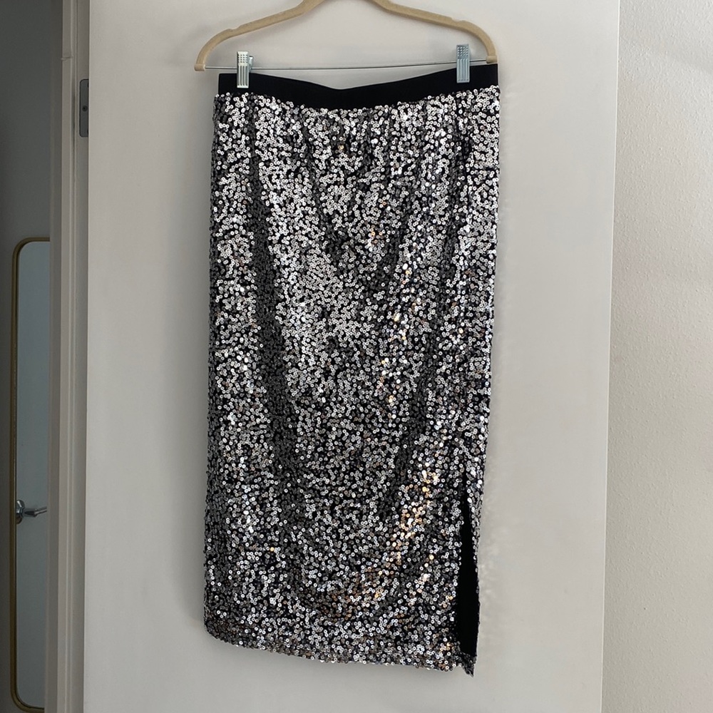 Leith Silver Sequin MIDI Skirt with Side Slit